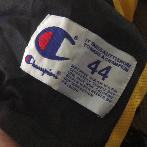 Vintage 90’s champion Men’s Kobe Bryant Jersey - Picture 7 of 7